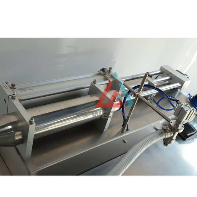 Kompaktowa i wydajna pozioma maszyna do napełniania na małą skalę