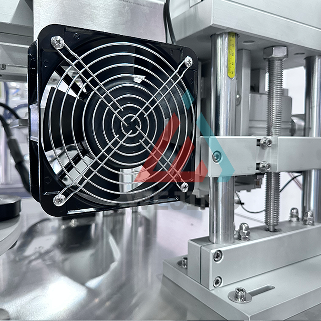 Producător de mașini de umplere și etanșare automată a tuburilor laser cu preț scăzut 