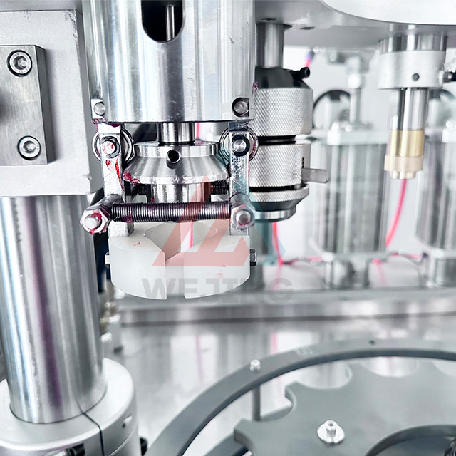 Automatisk kosmetisk aerosol sprayboks fyllemaskin 30 ml plast aerosol sprayflaske fyllemaskin