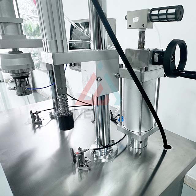प्रेसर डिटेक्शन गेजको साथ अर्ध स्वचालित BOV एयरोसोल फिलिंग मेसिन